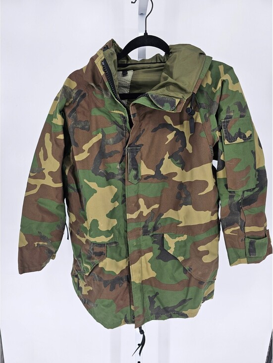 Other - US Military Jacket Mens Medium Green Woodland Camo Cold Weather Parka Full Zip